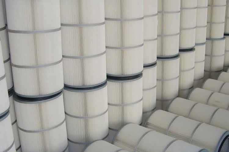 当喷砂机天行(中国)箱体内部有像小水洼或锈斑的水气现象时，这种现是水汽或者是从外面渗漏进来的这几种情况引发的